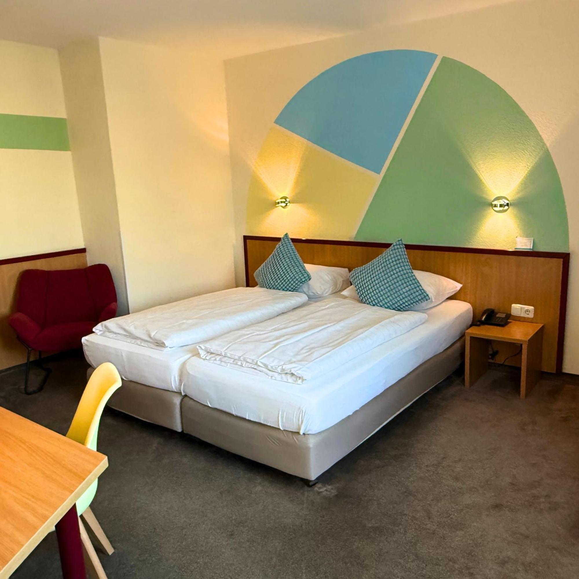 Colourful Hotel Bielefeld Dış mekan fotoğraf